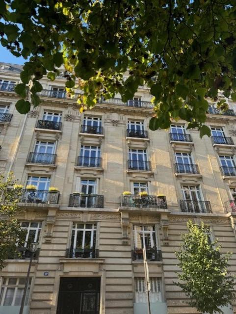 Un Studio Cosy Au Coeur De Paris 17 Batignolles , Monceau エクステリア 写真